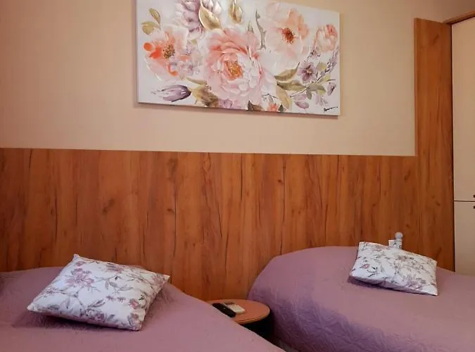 Private Valis בית הארחה